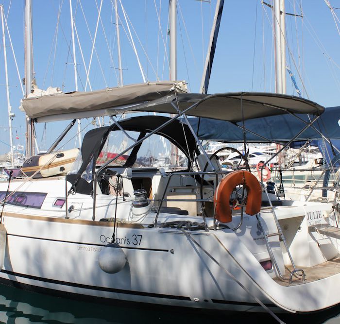 Oceanis 37